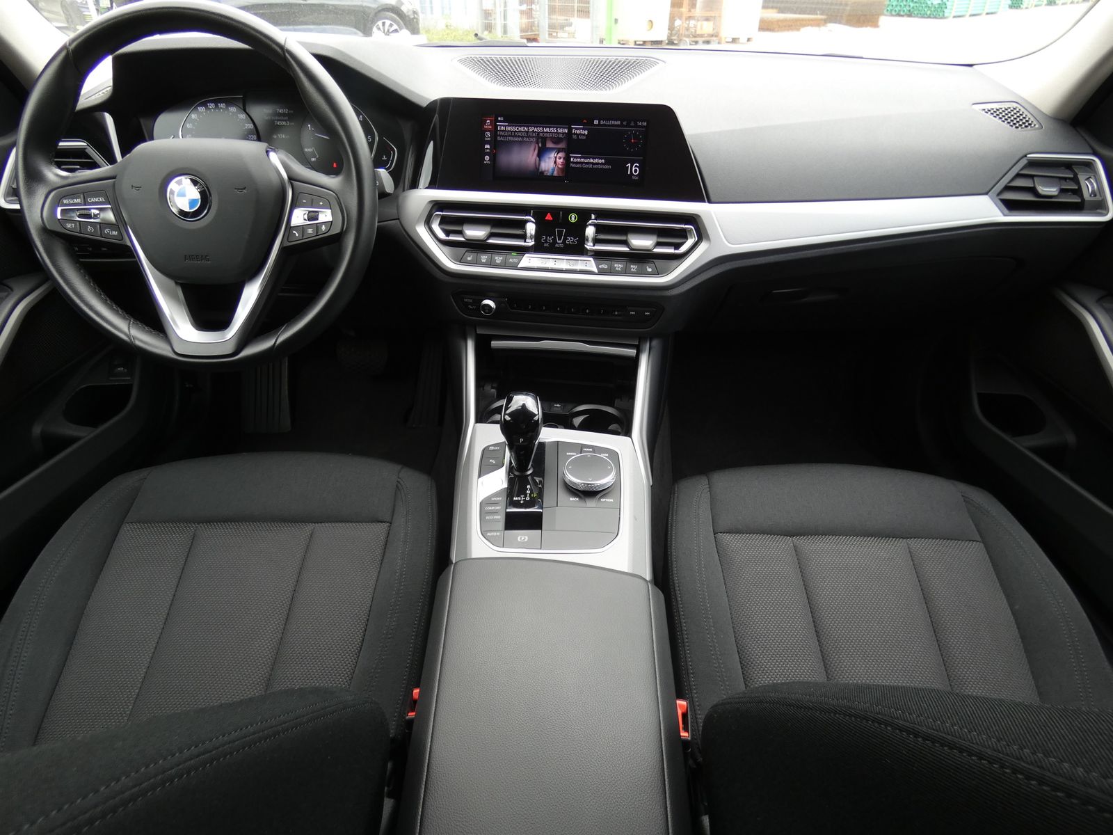 BMW 318d Touring Advantage - Samsaru's Car Outlet
