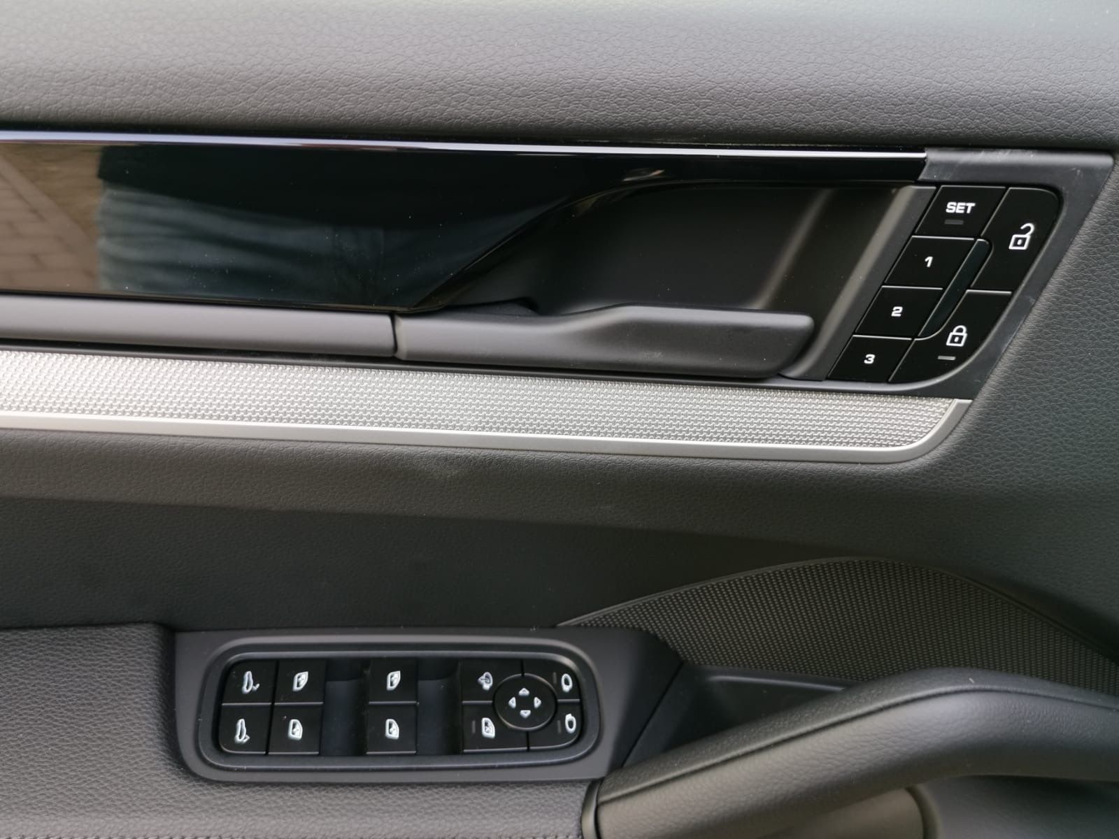 Porsche Cayenne COUPE V6*ACC*22*HEAD*LUFT*BOSE*3xDI*VOLL
