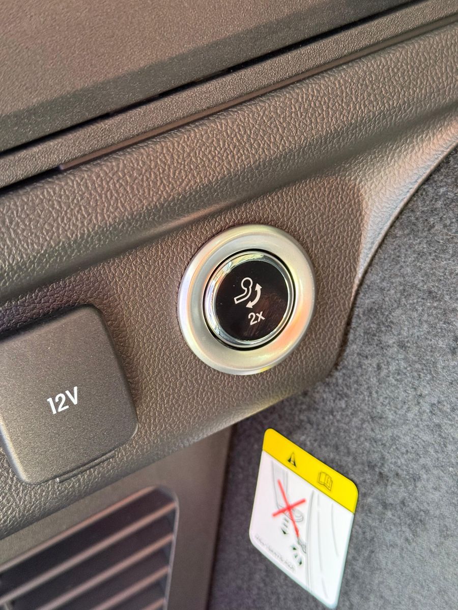 Ford Kuga Plug-In Hybrid Active X - Samsaru's Car Outlet