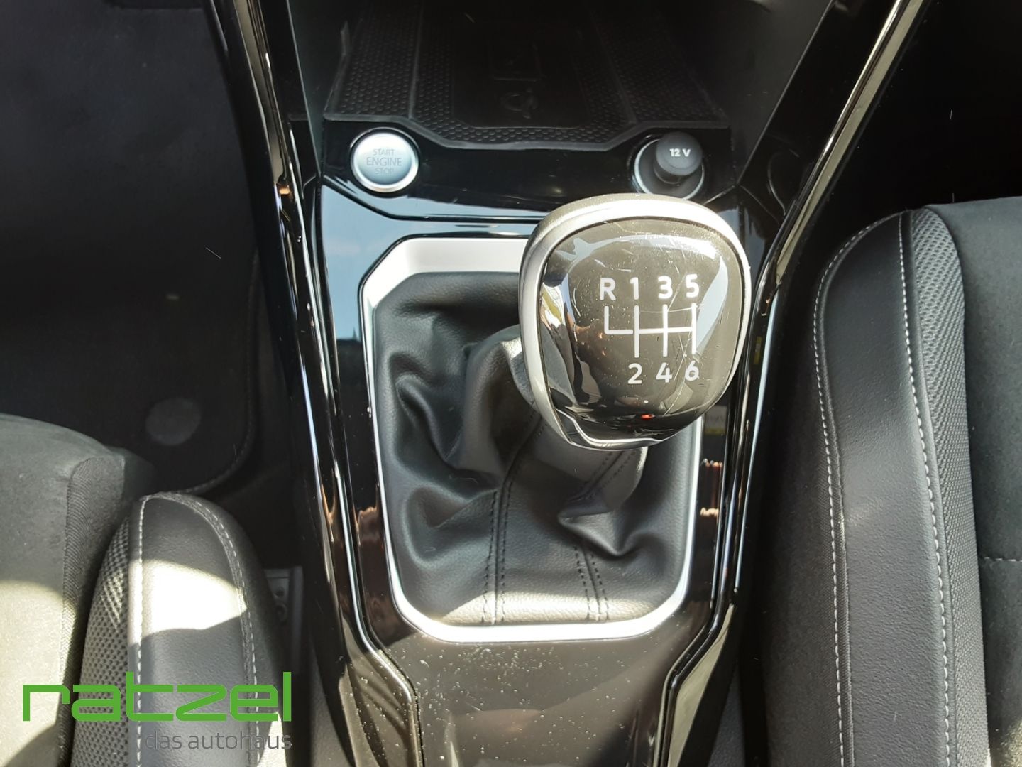 Volkswagen T-Roc R-Line - Samsaru's Car Outlet