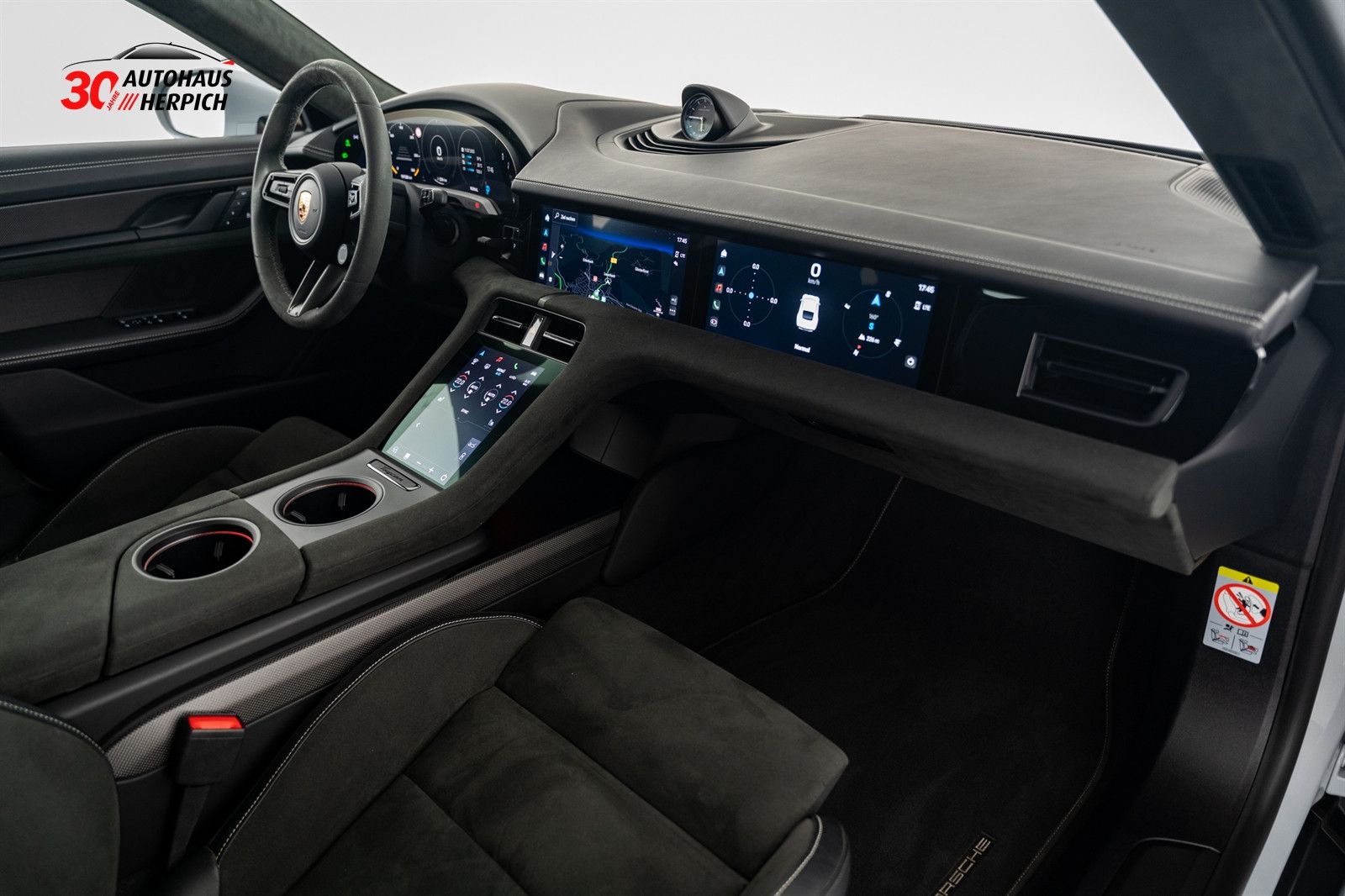 Porsche Taycan GTS 21" Matrix HAL Pano HUD InnoD Approve