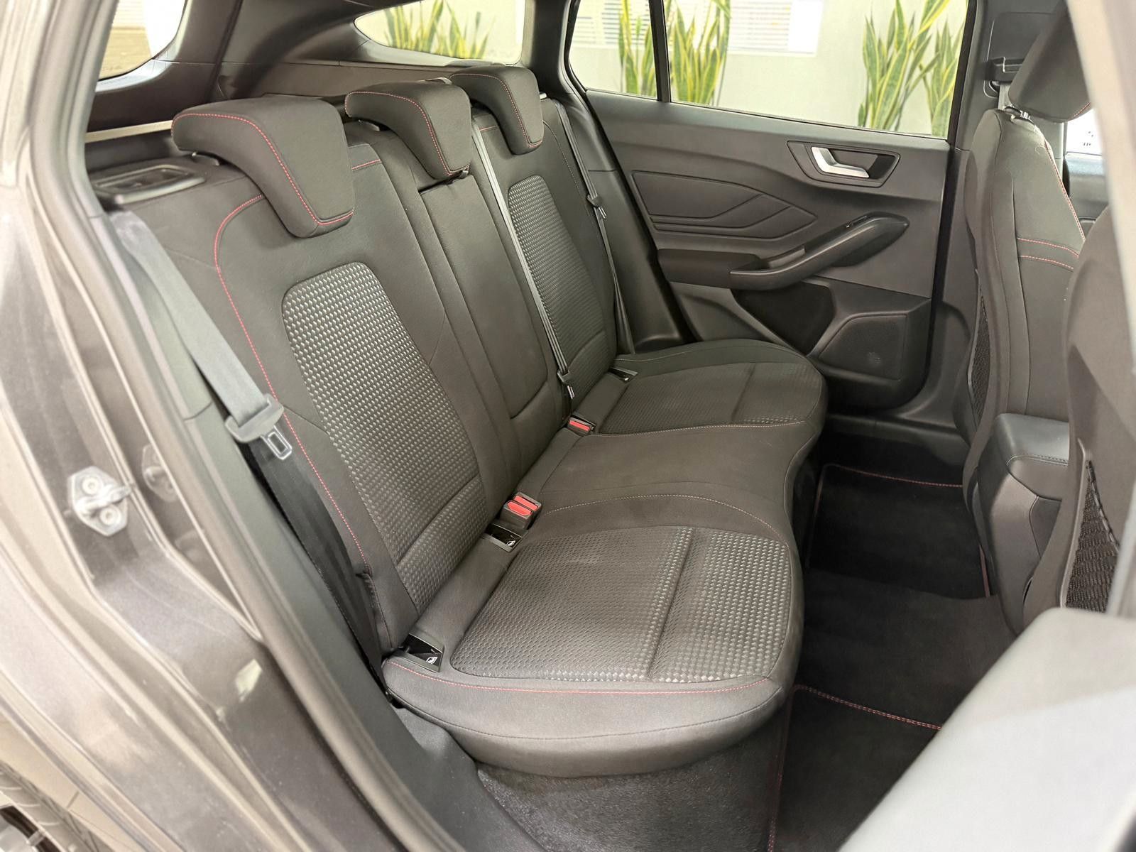 Ford Focus Turnier ST-Line X Aut. 1.Hand|AHK|HUD|PDC