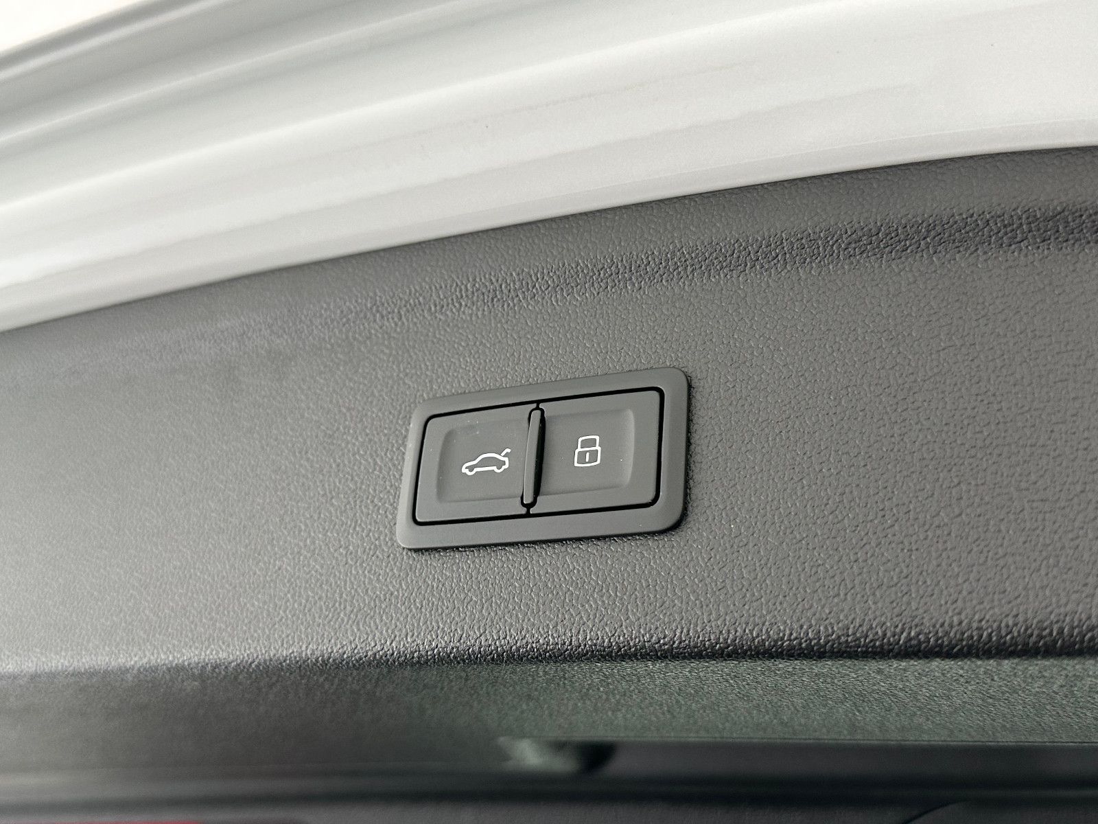 Audi A3 Sportback 35 TFSI S LINE EDT. - Samsaru's Car Outlet