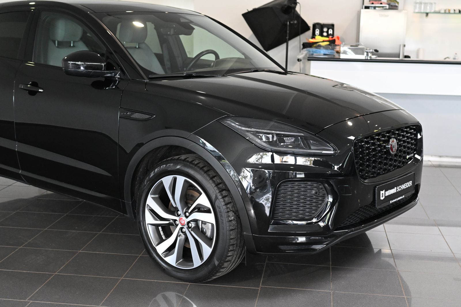 Jaguar E-PACE D200 R-Dynamic HSE AWD Pano ACC Leder 20"