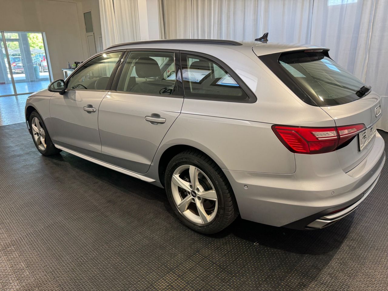 Audi A4 35 TDI S tronic Business Advanced - Samsaru's Car Outlet