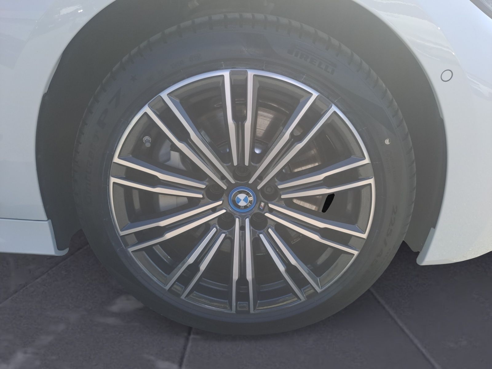 BMW 330e Touring M Sportpaket - Samsaru's Car Outlet