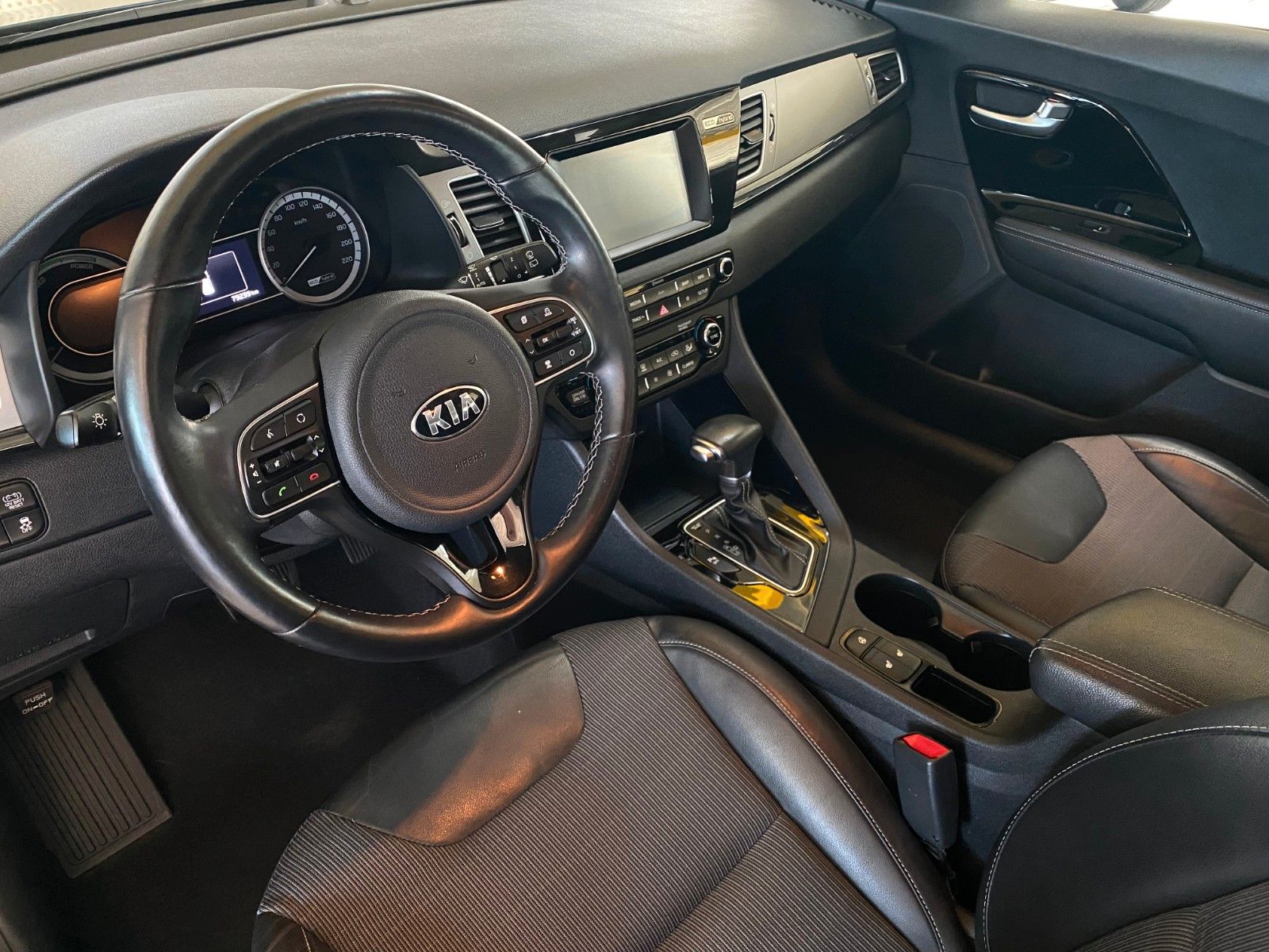 Kia Niro Vision - Samsaru's Car Outlet