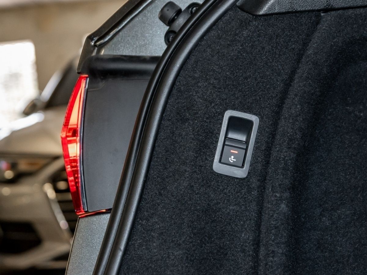 Audi A4 Avant 45 TFSI qu S line - Samsaru's Car Outlet
