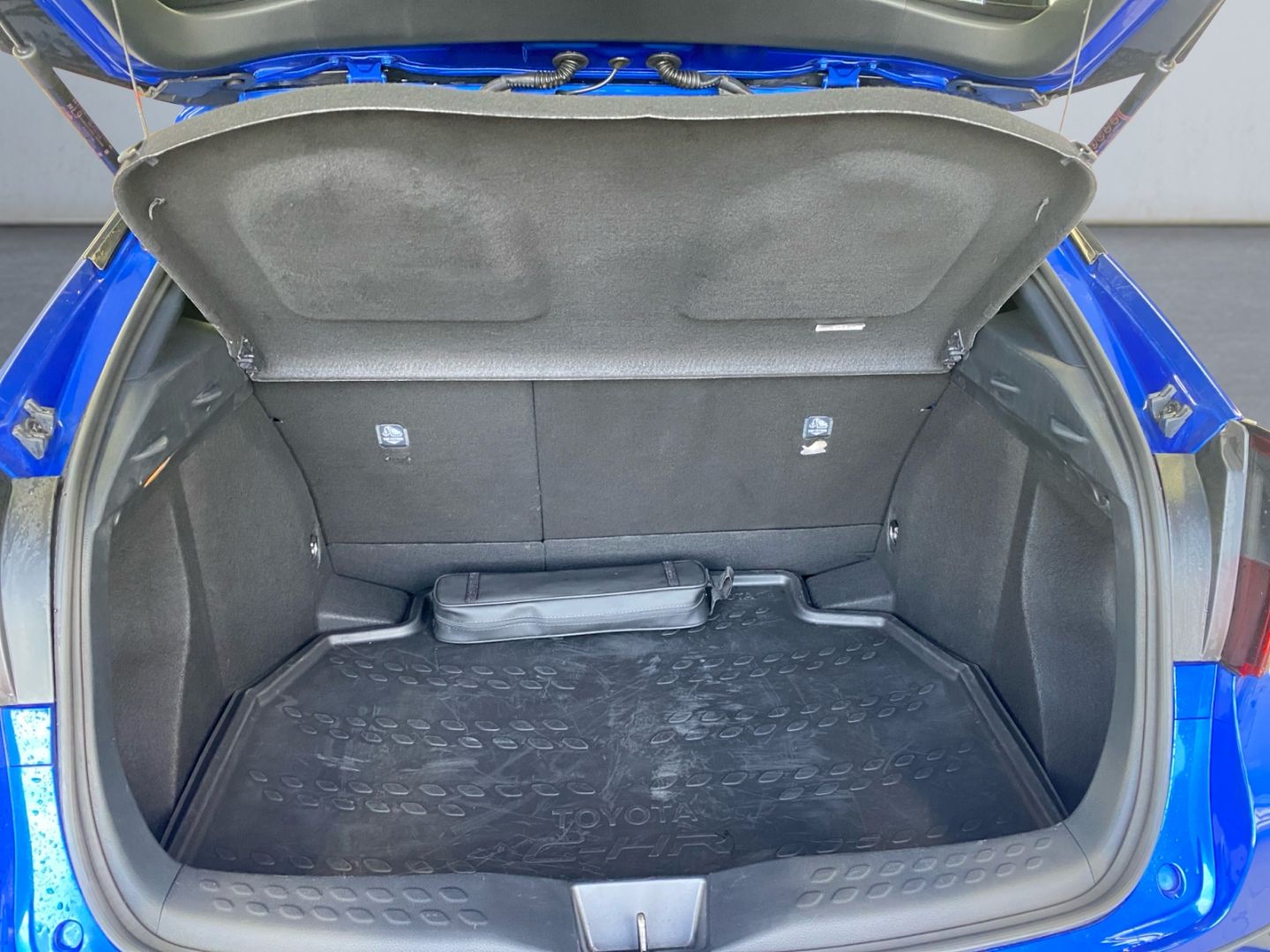 Toyota C-HR 1.8 Hybrid Business-Edition *NAVI*SHZ*Kamer