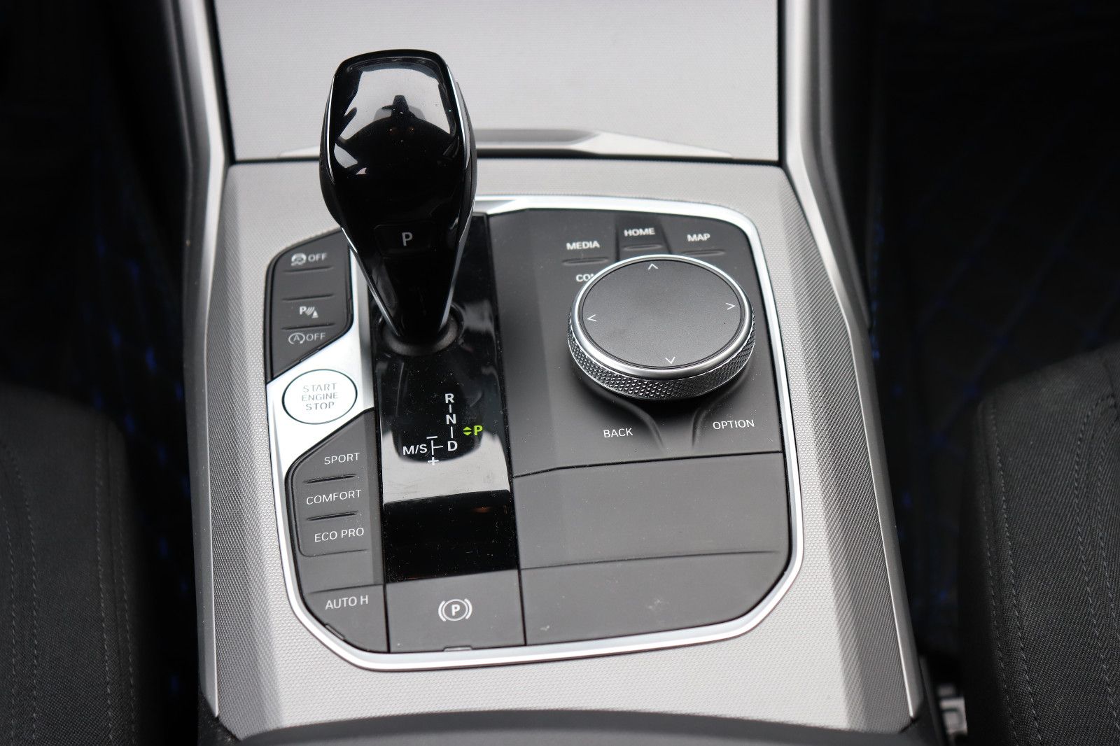 BMW 320i Touring Advantage - Samsaru's Car Outlet
