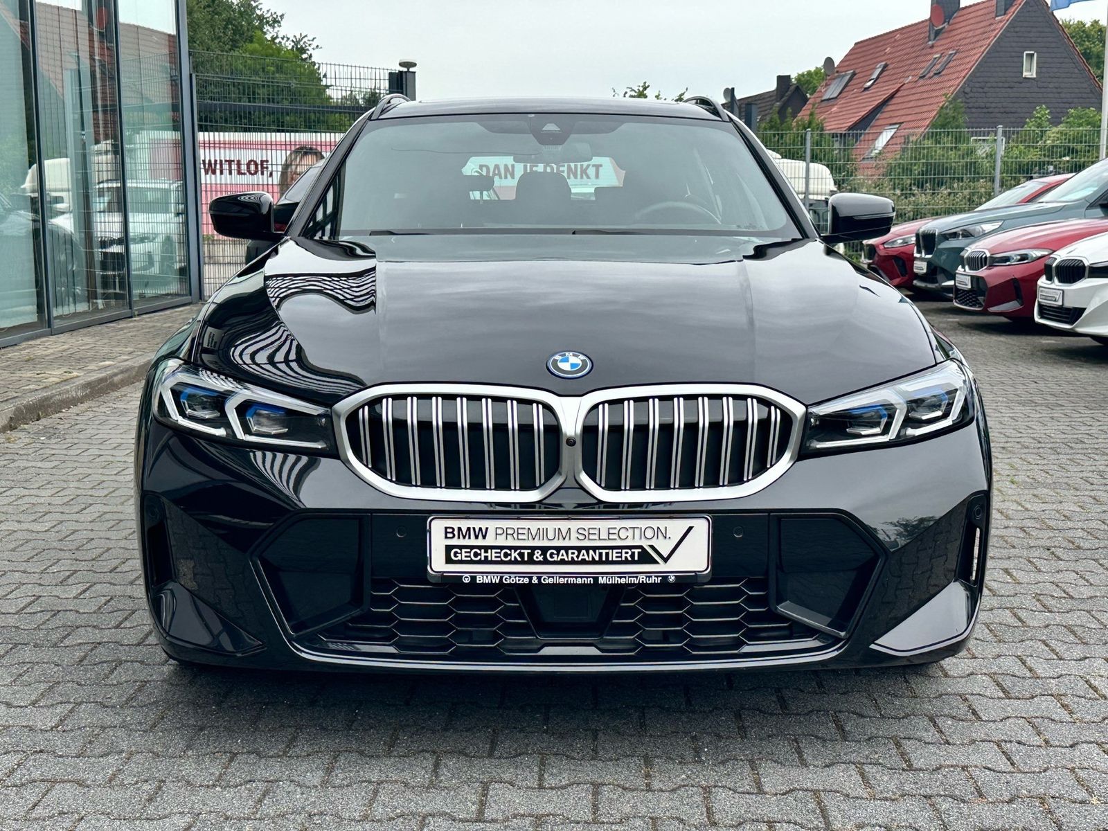 BMW 330e Touring M Sport //Pano H&K Stop&Go AHK