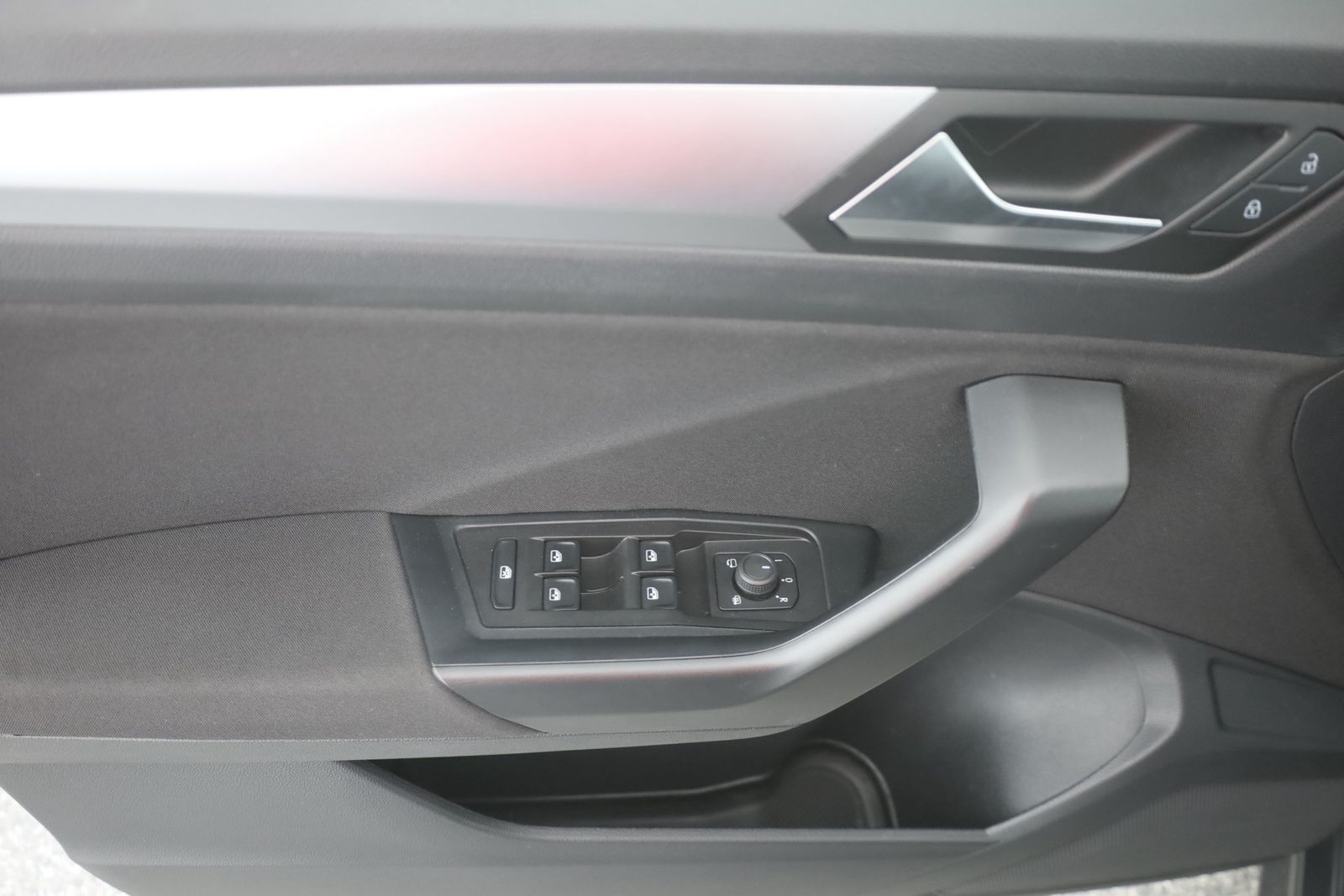 Volkswagen T-Roc 1.5 TSI DSG - Samsaru's Car Outlet