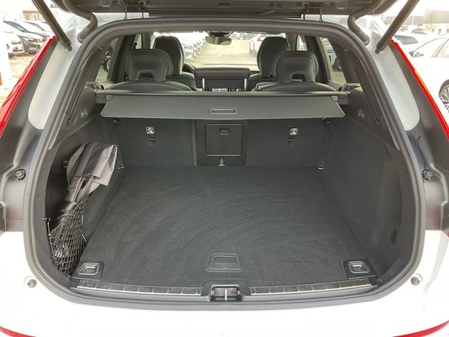 Volvo XC60 B4 Plus Dark 2WD ACC PANO 360° Allwetter