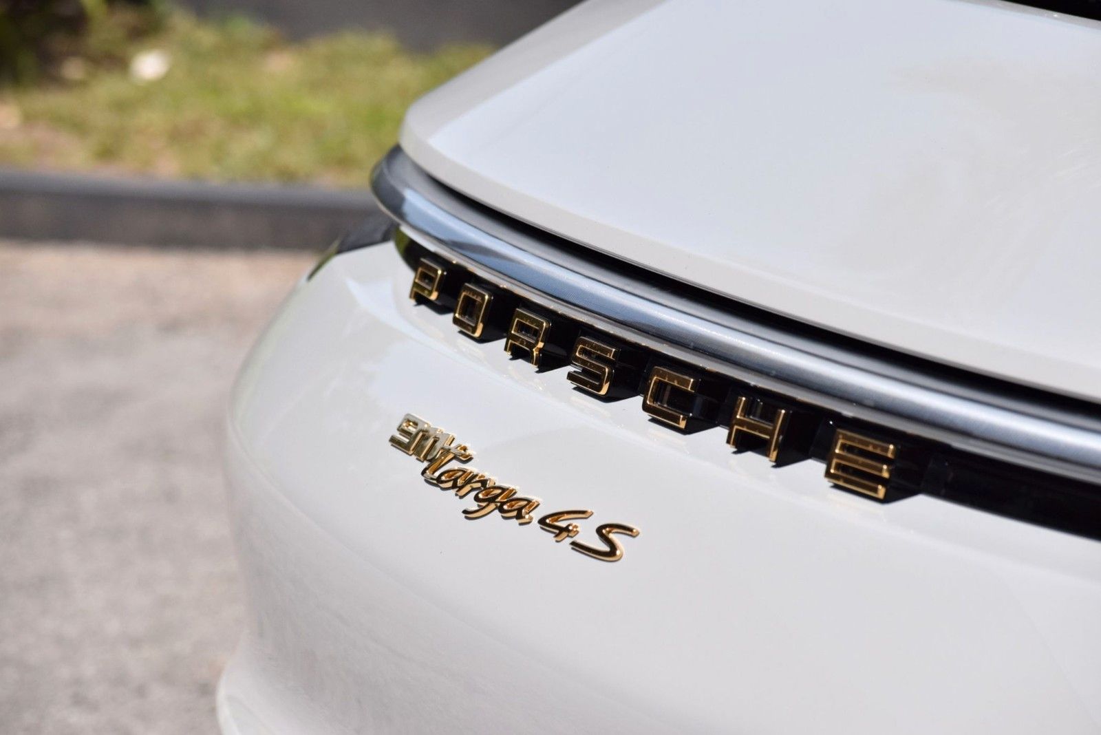 Porsche 992 Heritage Design Edition - Samsaru's Car Outlet