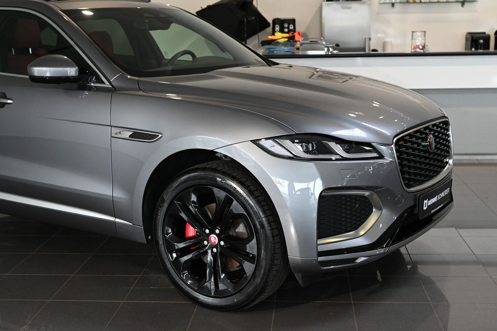 Jaguar F-PACE P250 R-Dynamic SE AWD Pano