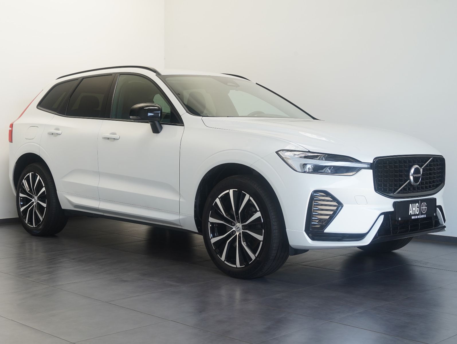 Volvo XC60 B4 B Plus Dark LED/NAVI/PILOT/ACC/KAMERA