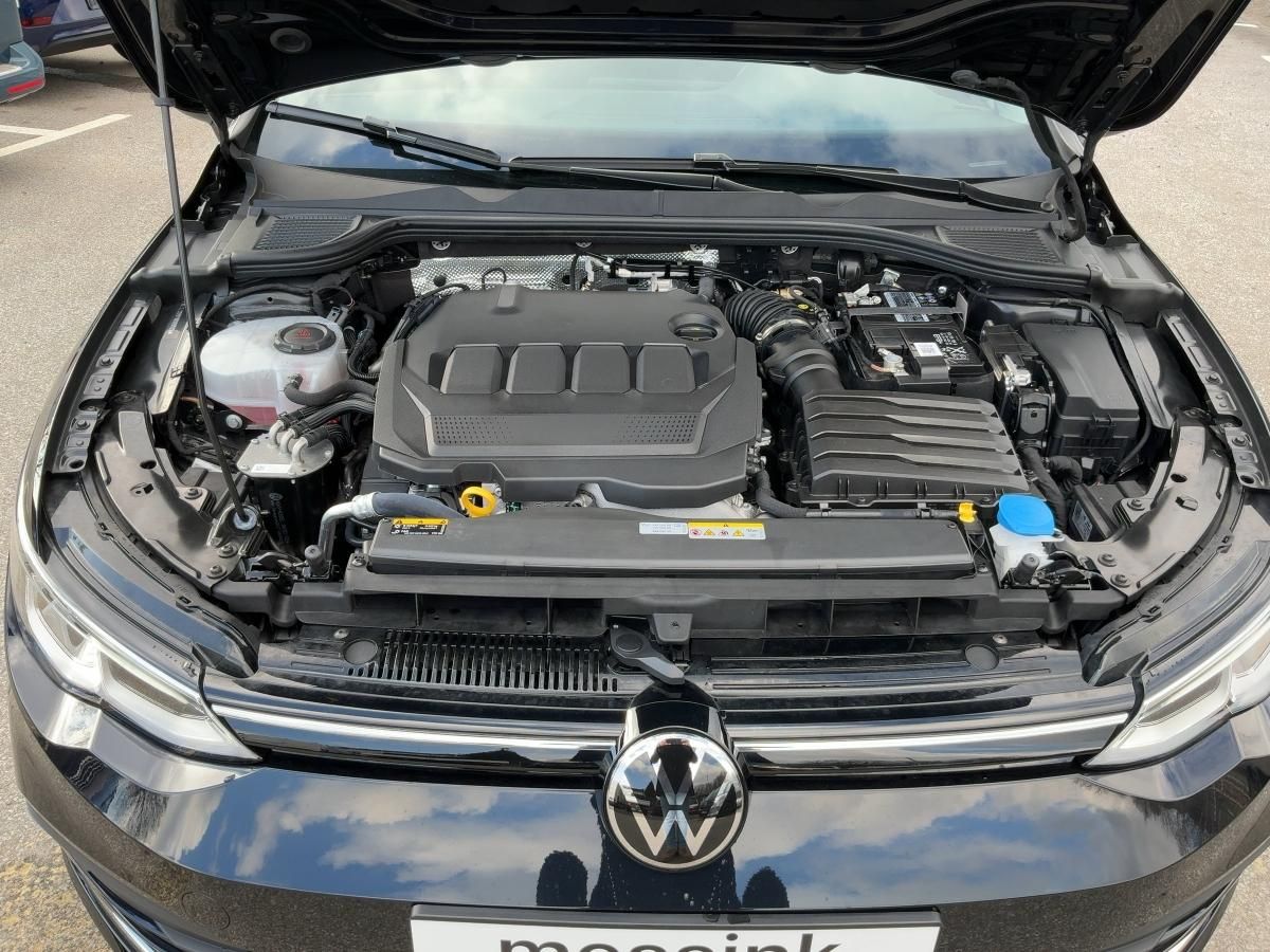 Volkswagen Golf VIII 2.0 TDI Active - Samsaru's Car Outlet