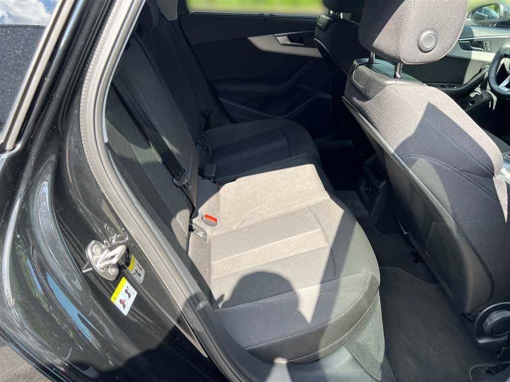 Audi A4 Avant 35 2.0 TFSI S-tronic - Samsaru's Car Outlet