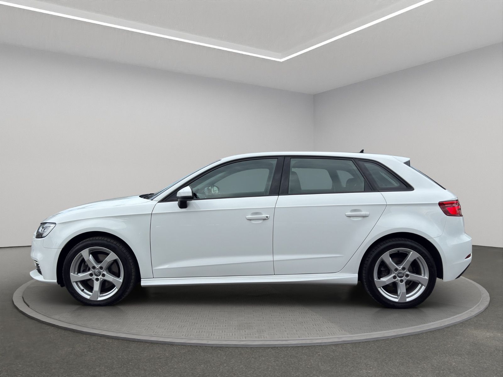 Audi A3 Sportback 40 e-tron - Samsaru's Car Outlet