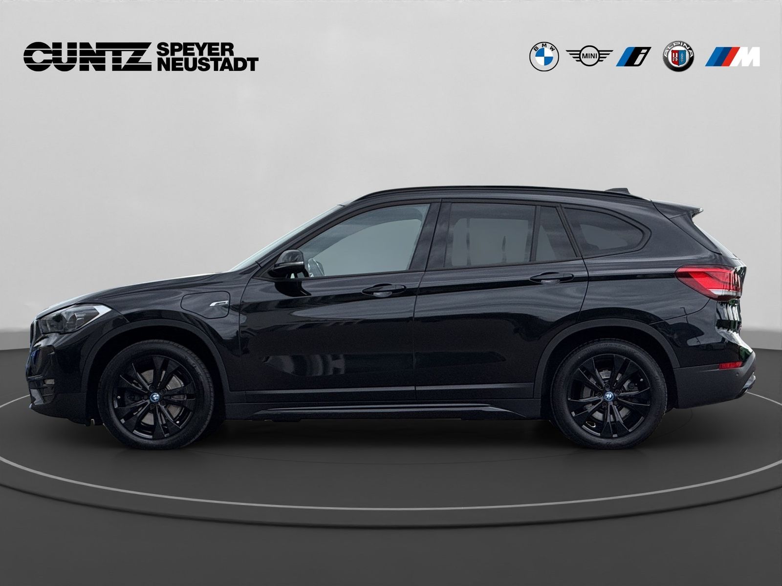 BMW X1 xDrive25e Sport Line - Samsaru's Car Outlet