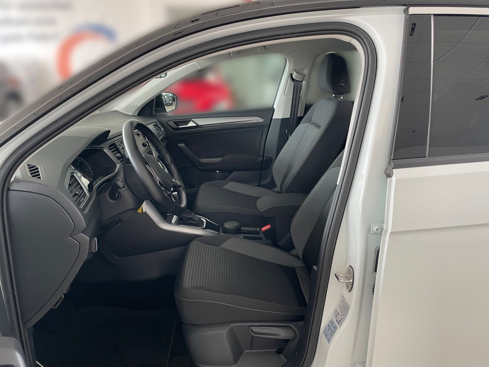 Volkswagen T-Roc 1.5 TSI Active - Samsaru's Car Outlet