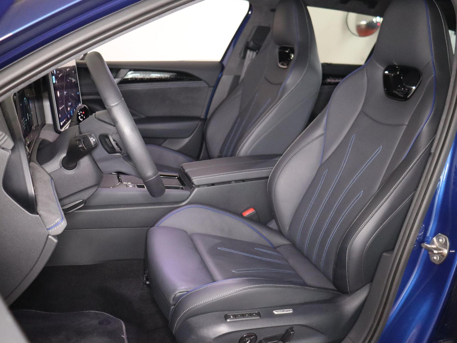 Volkswagen Passat Variant R-Line 1.5TSI e-Hybrid 398,-ohne