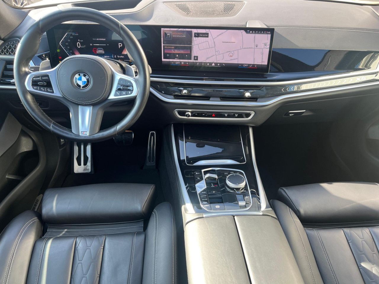 BMW X5 xDr 40iA M SPORT Pano,AHK,StHzg,KomSi,Luftfed