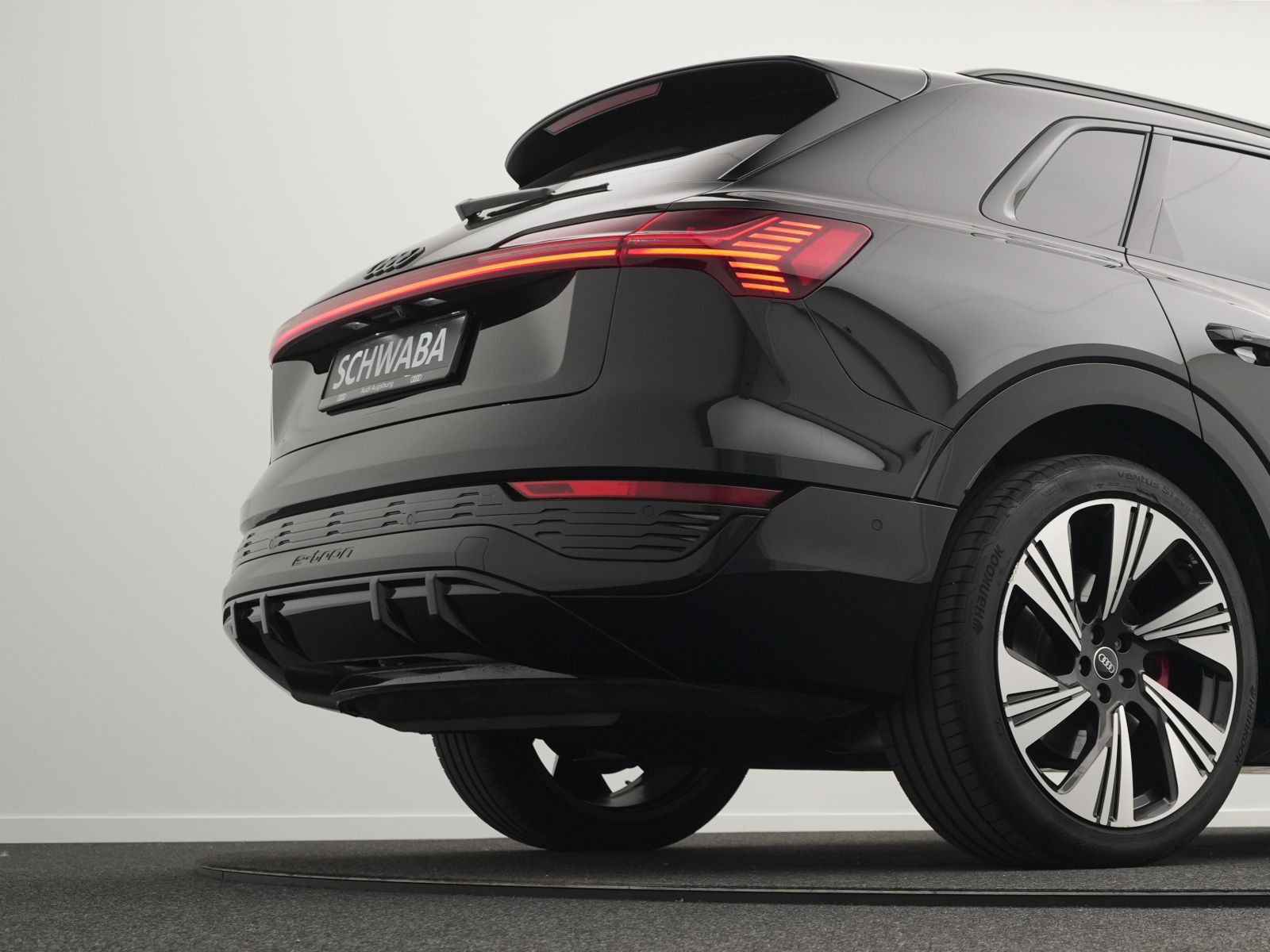 Audi Q8 e-tron S line 55 quattro *Opt.schw*PANO*AHK*