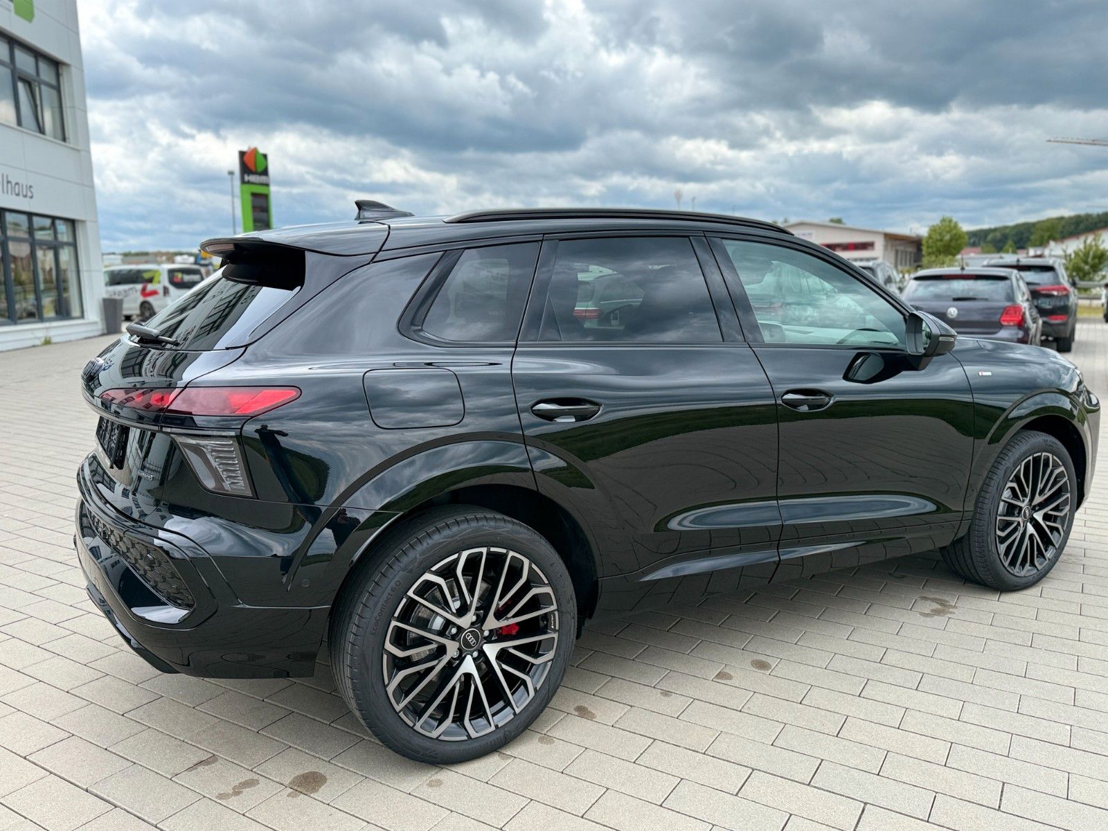 Audi Q3 TFSI S-line S tronic+AHK+PANO+SONOS+