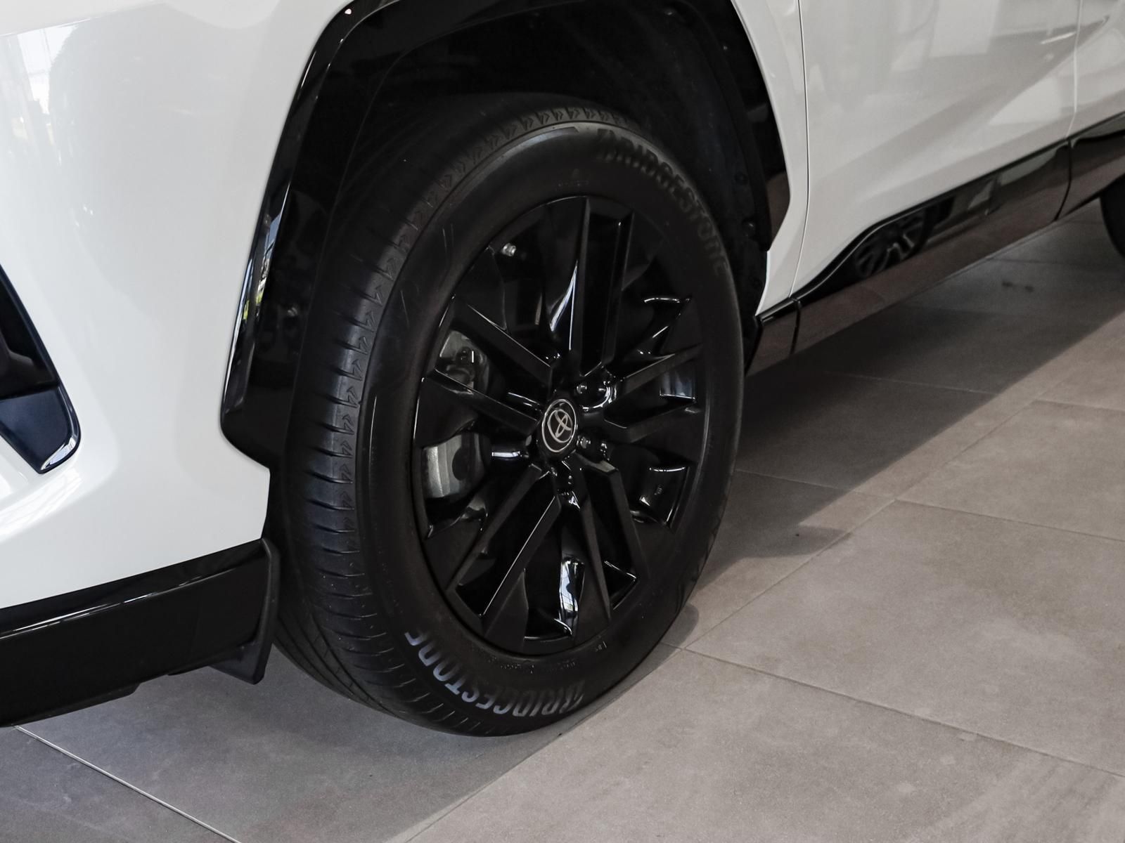 Toyota RAV 4 2.5 Hybrid Style - Samsaru's Car Outlet