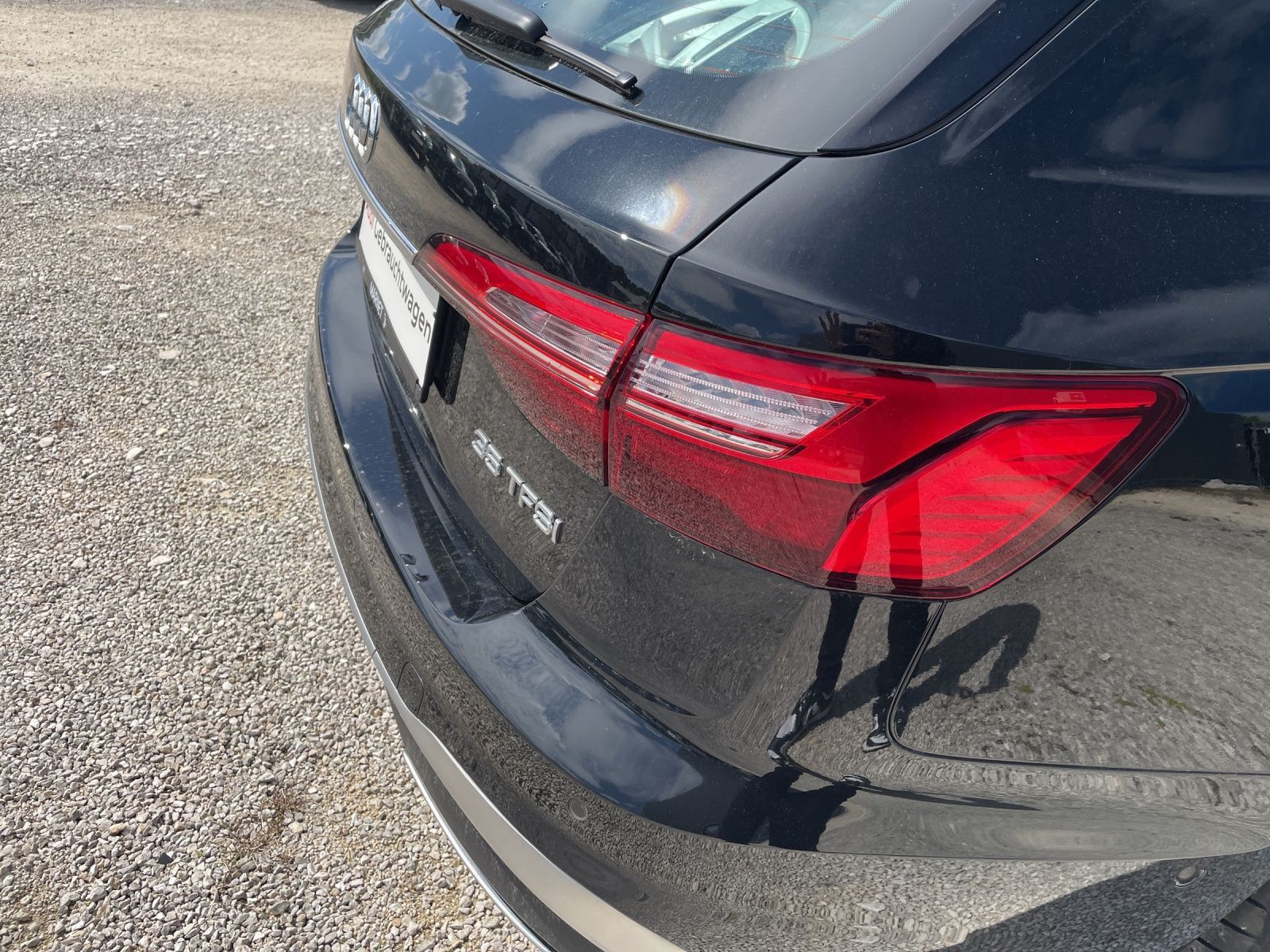 Audi A4 Avant 35 TFSI S line - Samsaru's Car Outlet