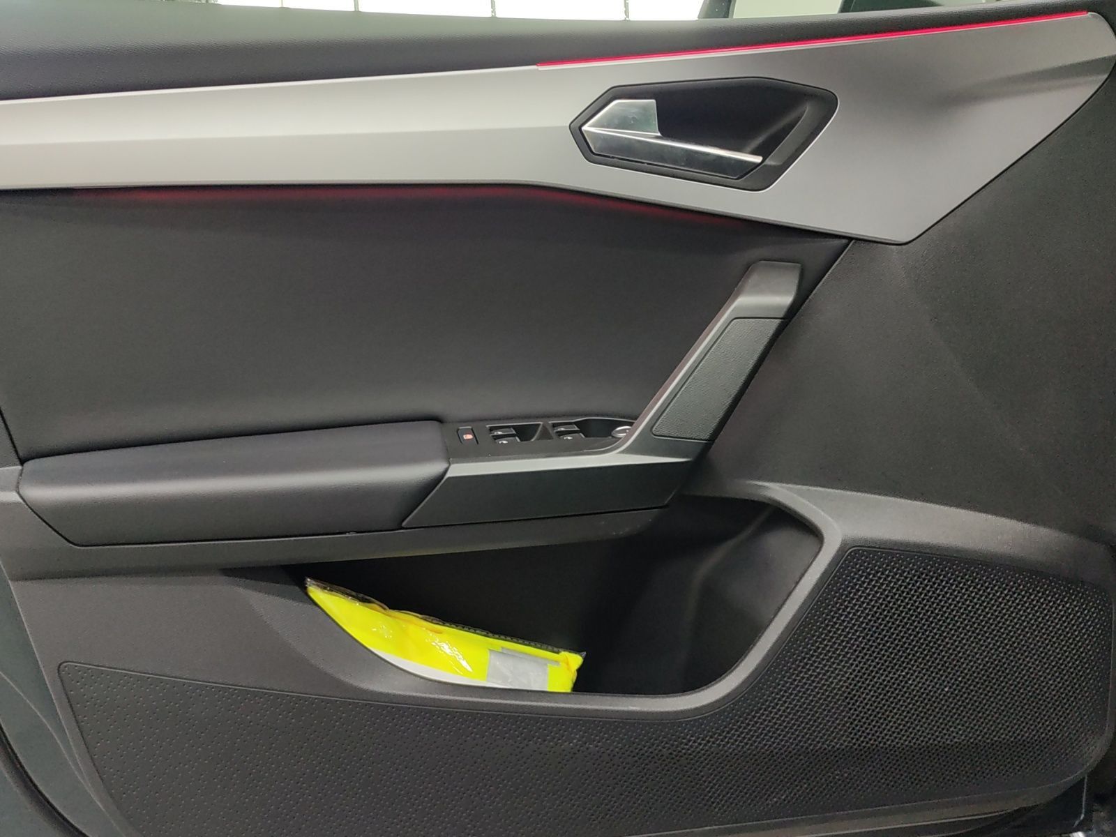 Seat Leon Sportstourer 2.0 TDI DSG FR NAVI AHK ACC GJ