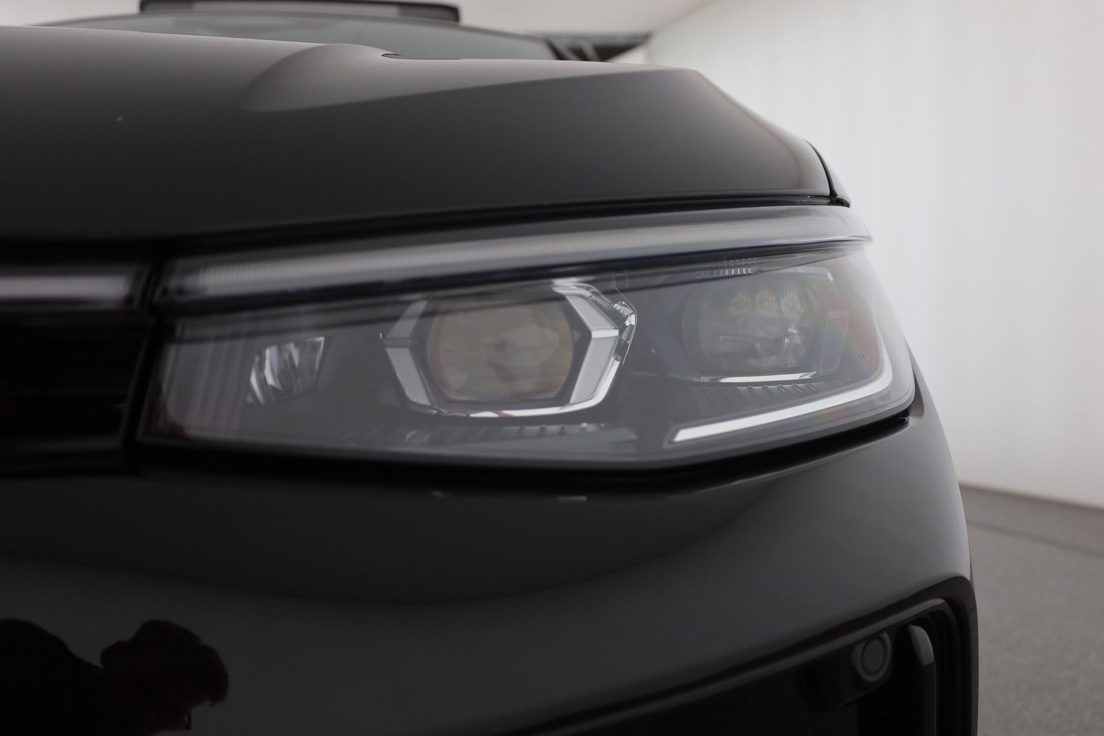 Volkswagen Passat Variant R-Line 2.0 TSI DSG Matrix Pano AH