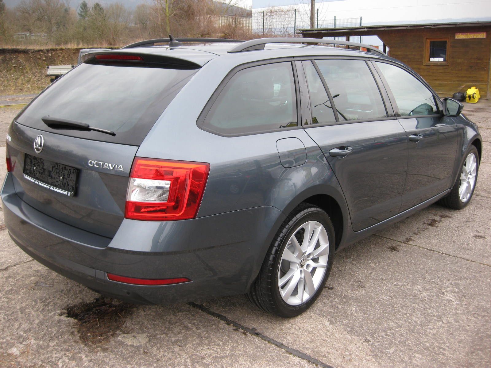 Skoda Octavia Combi Style - Samsaru's Car Outlet