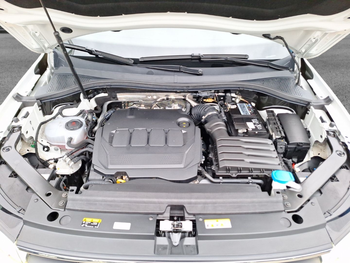 Volkswagen Tiguan 2.0 TDI Life - Samsaru's Car Outlet
