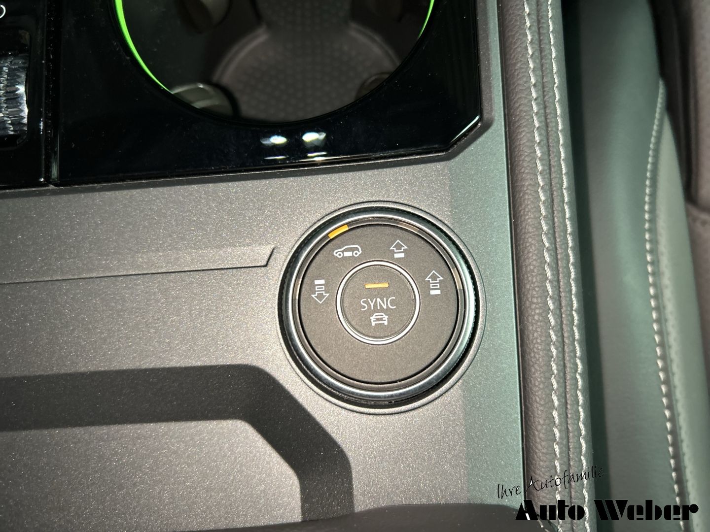 Volkswagen Touareg V6 4Motion R-Line - Samsaru's Car Outlet