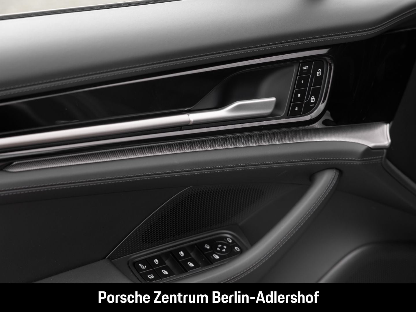 Porsche Panamera 4S E-Hybrid HA-Lenkung InnoDrive HUD