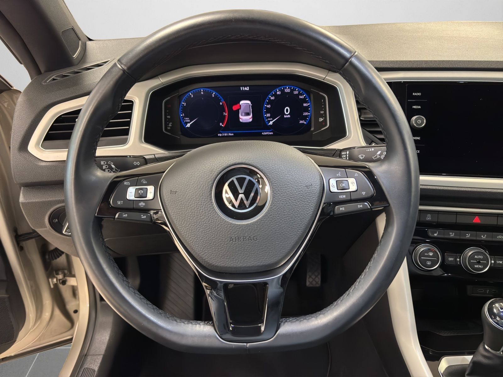 Volkswagen T-Roc Cabriolet 1.5 TSI Style - Samsaru's Car Outlet