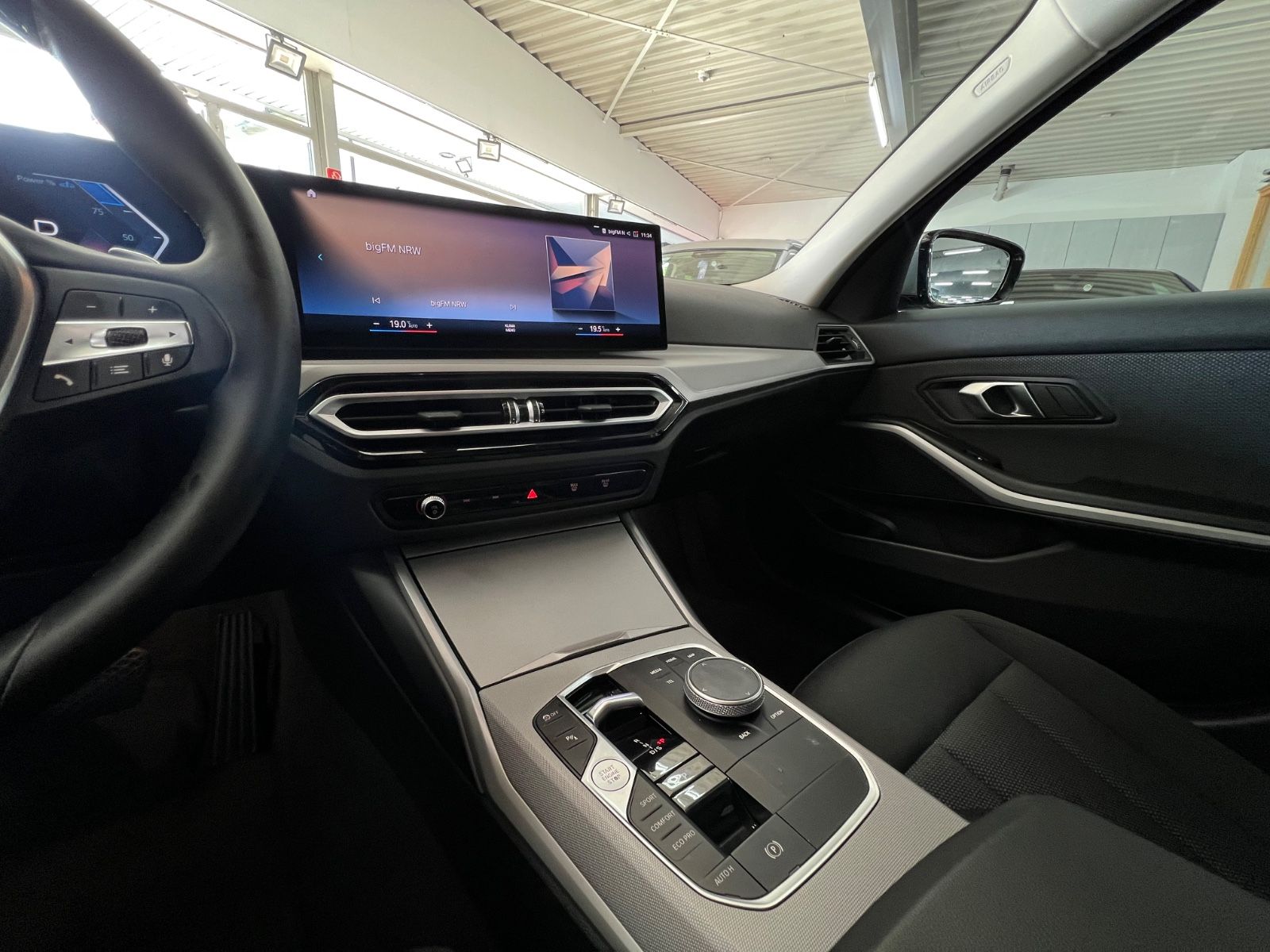 BMW 320d Lim. x Drive AHK+Driving Assist
