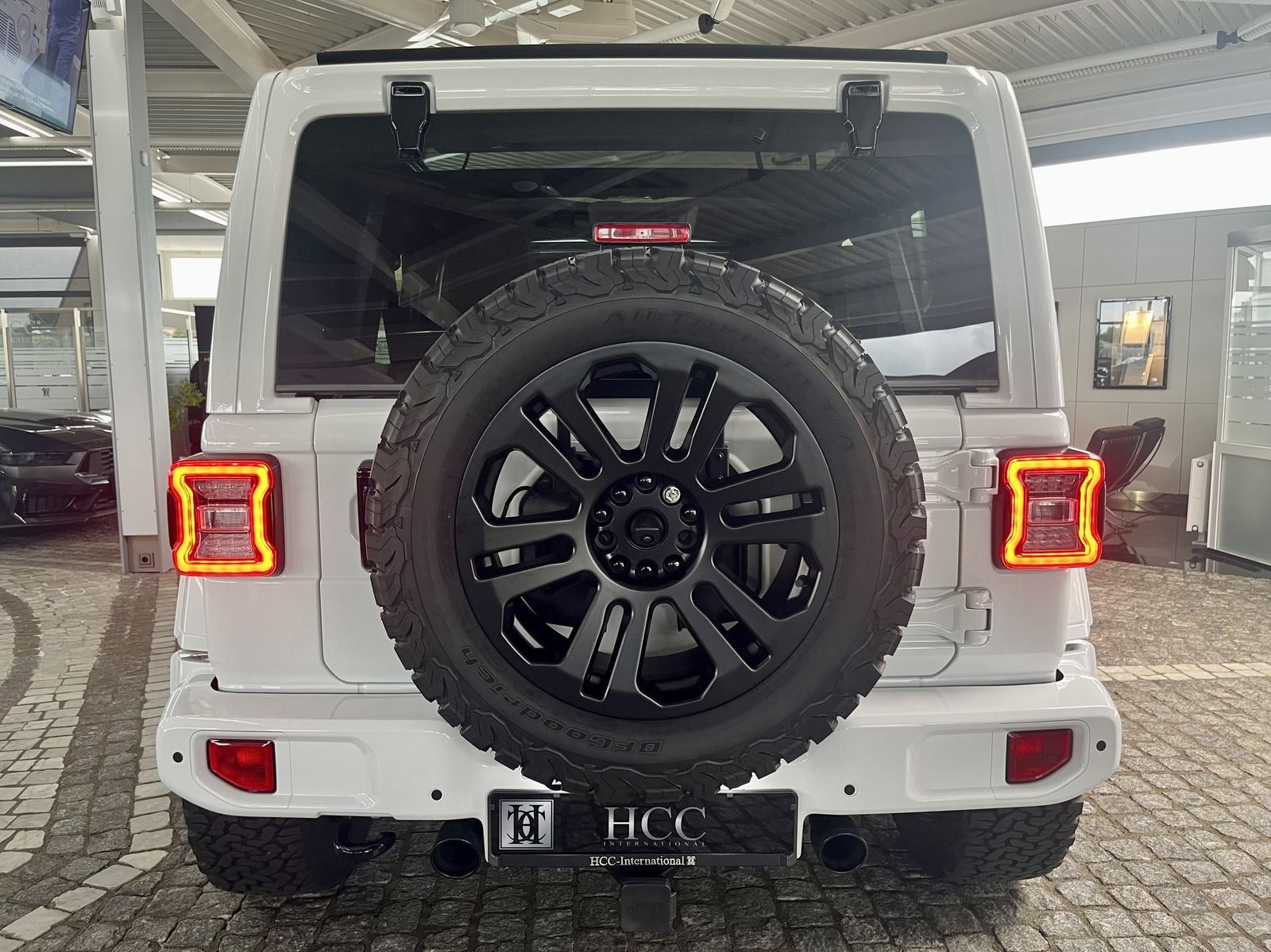 Jeep Wrangler 2.0 Sky One Rubicon Brute Look + Carbon