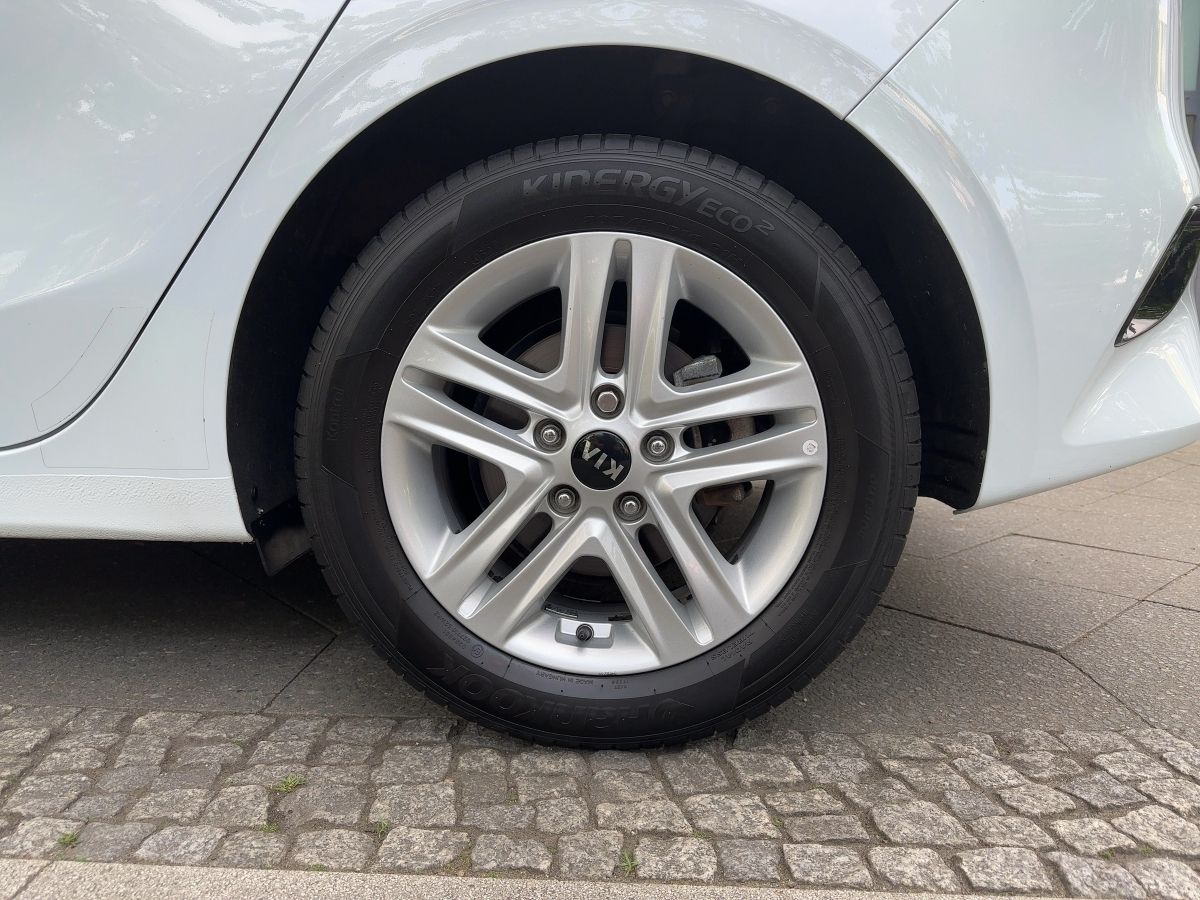 Kia cee'd Vision 1.5T - Samsaru's Car Outlet