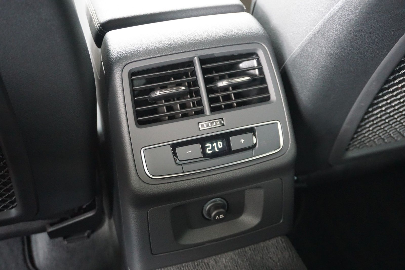 Audi A4 Avant 35 TDI S tronic S line - Samsaru's Car Outlet