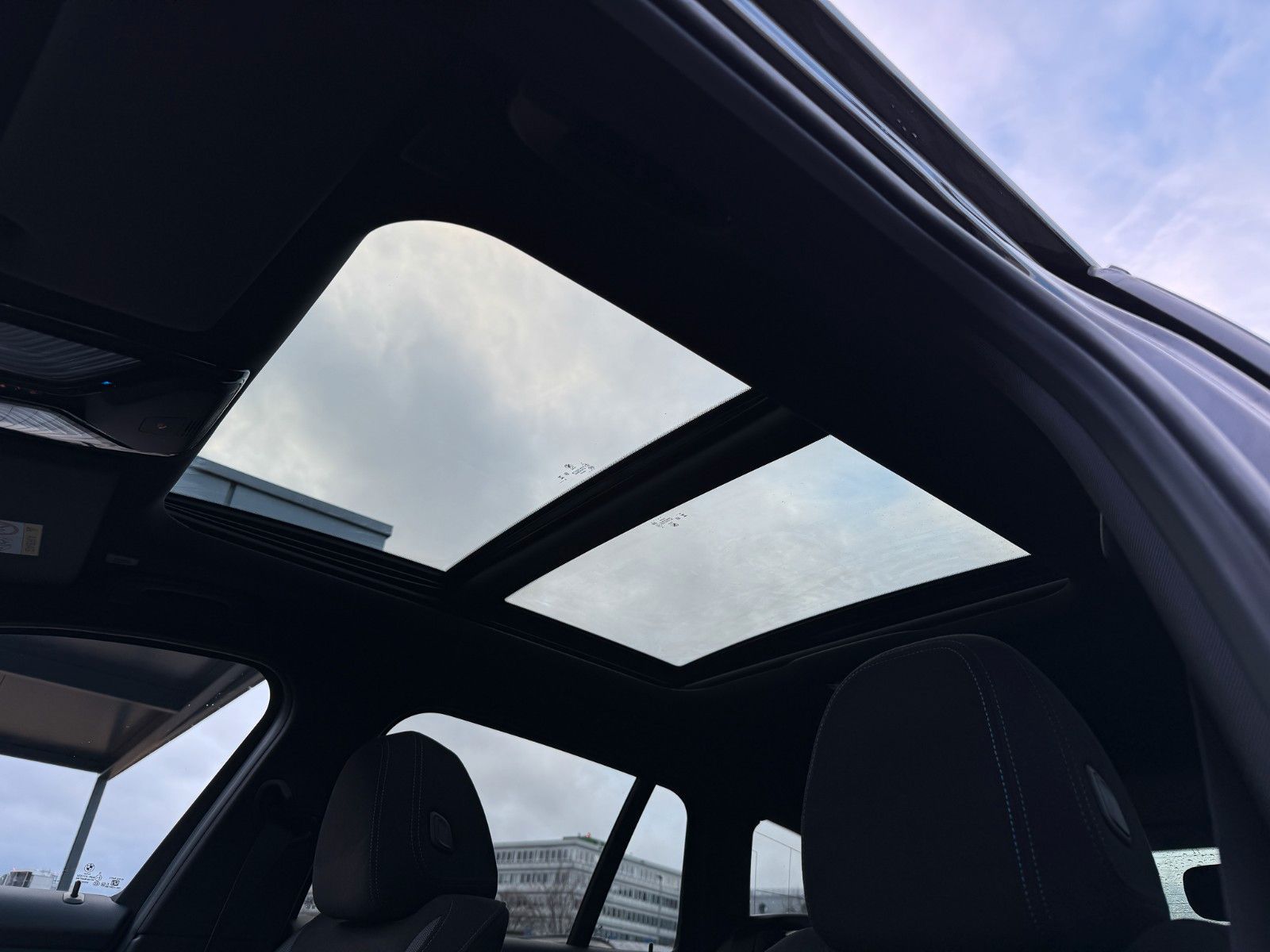 BMW 320i M Sport 18" HuD AHK Pano ACC 360° hifi LED+