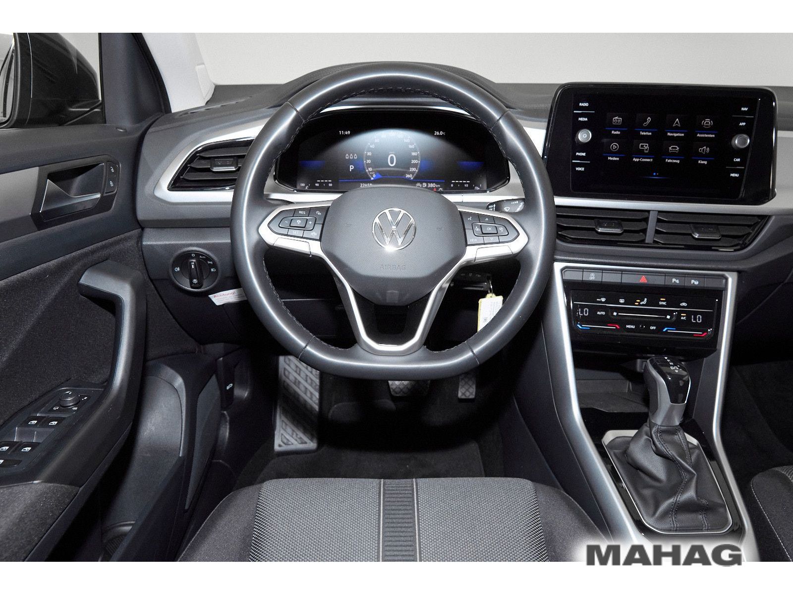 Volkswagen T-ROC 1.5 TSI LIFE - Samsaru's Car Outlet