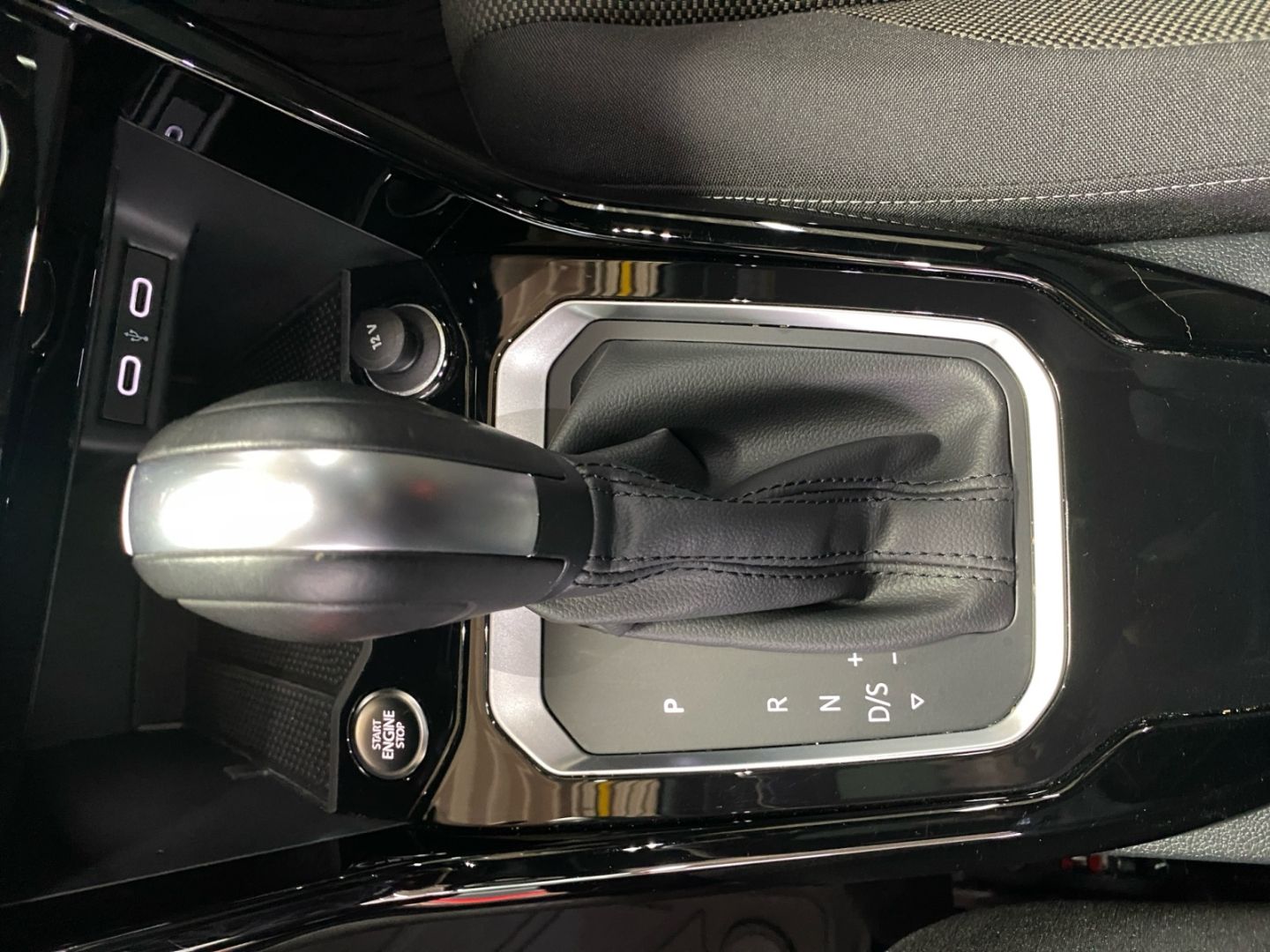 Volkswagen T-Roc 1.5 TSI DSG Style Black - Samsaru's Car Outlet