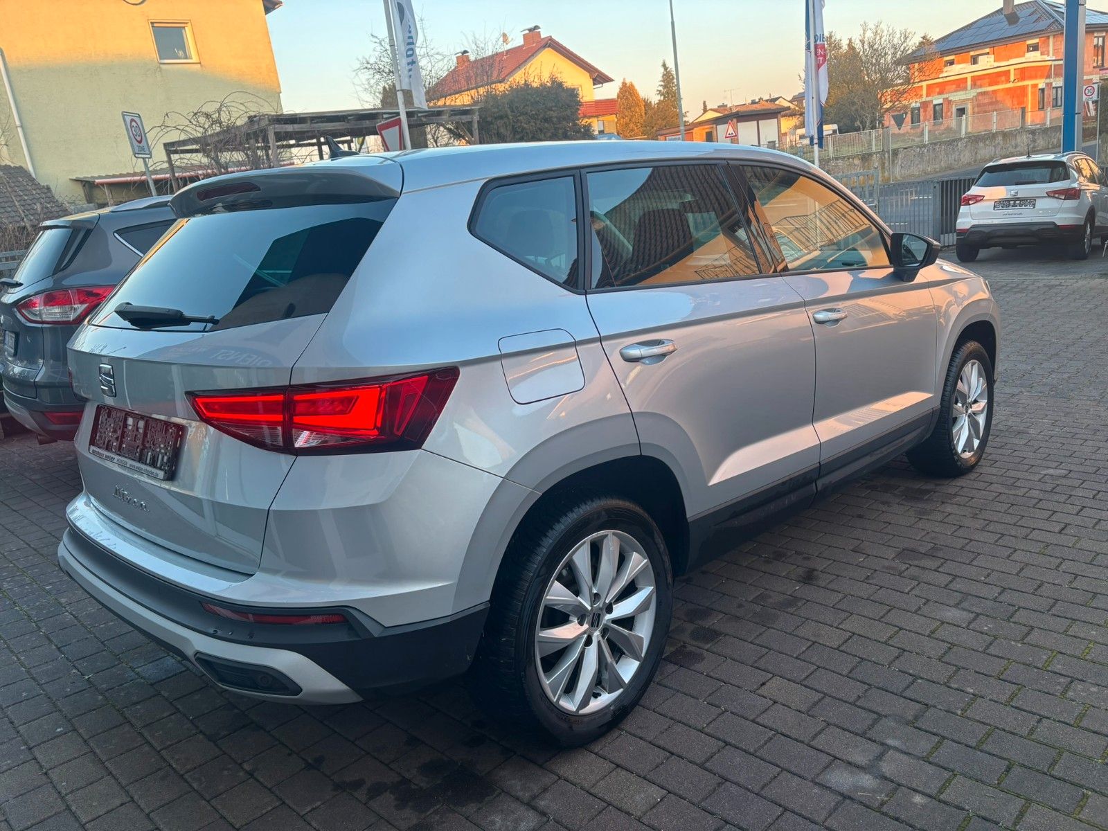 Seat Ateca Style*DSG*KAM*AHK*NAV*BEATS*CARPLAY*LED