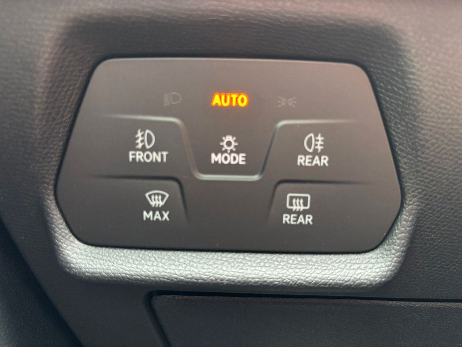 Cupra Leon Sportstourer Basis - Samsaru's Car Outlet