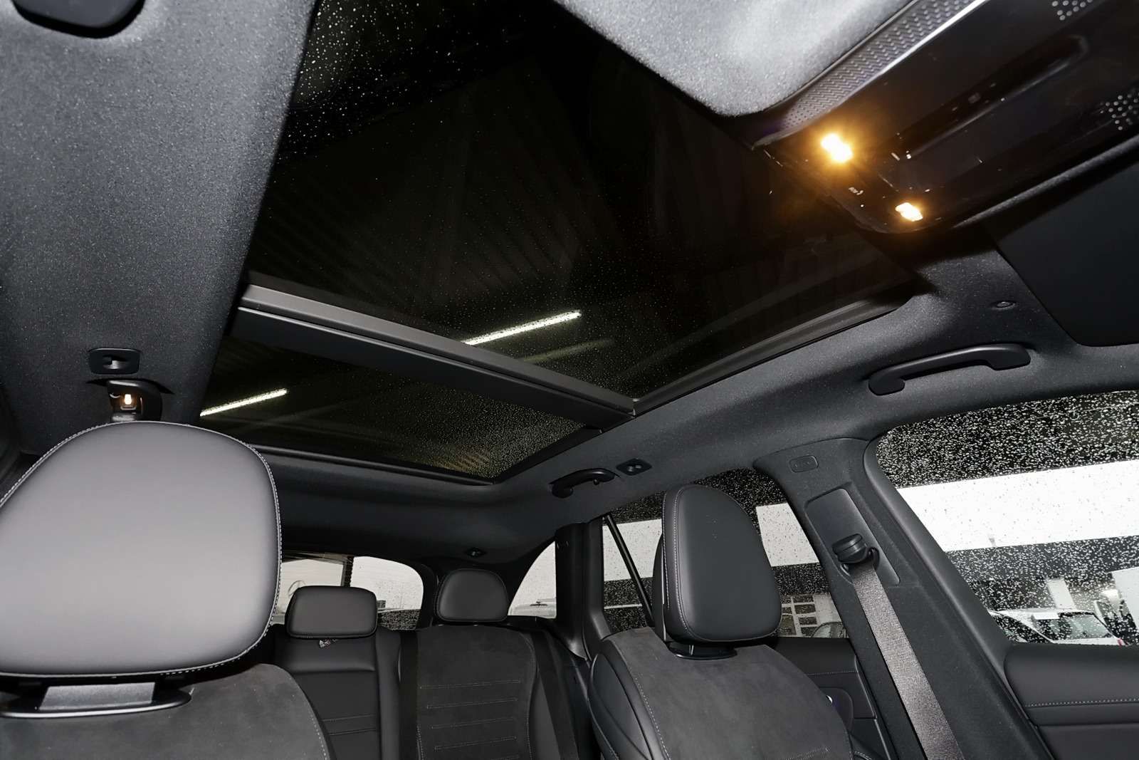 Mercedes-Benz GLC 300 4M DIG-LED+360°+Pano+AHK+Night+Distronic