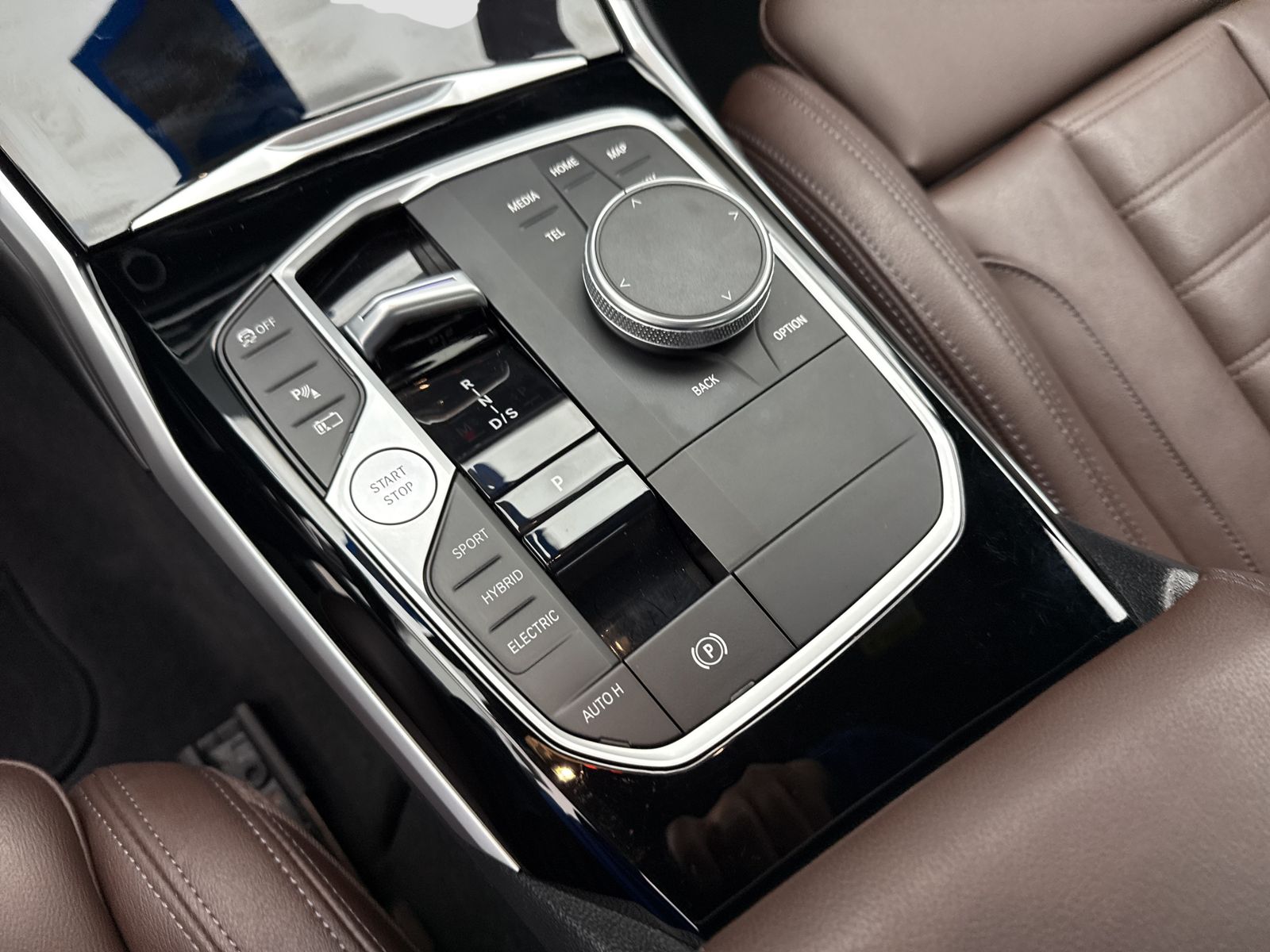 BMW 330e xDrive Limousine HiFi DAB LED Lenkradhz.