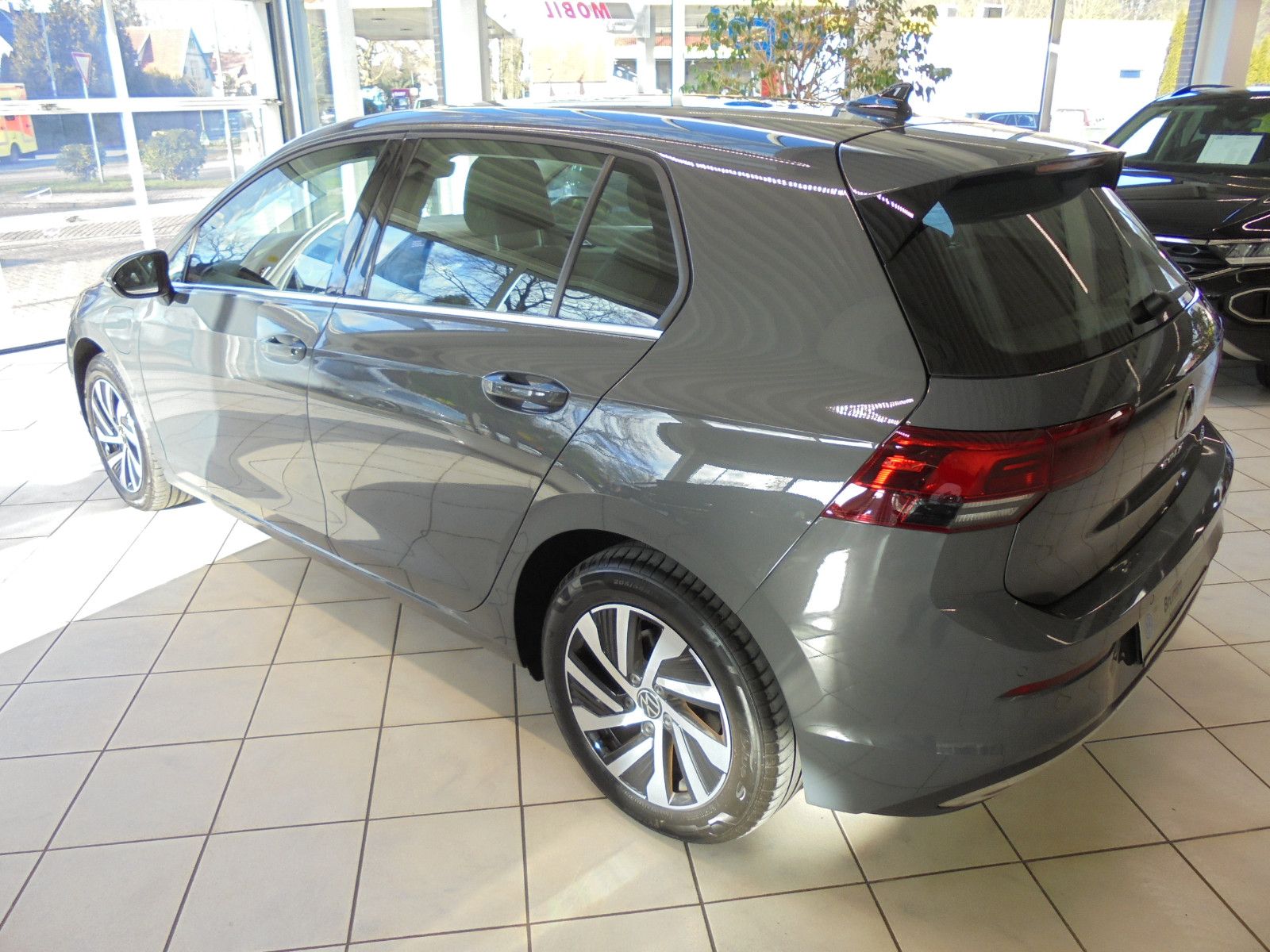 Volkswagen Golf VIII Style eHybrid - Samsaru's Car Outlet